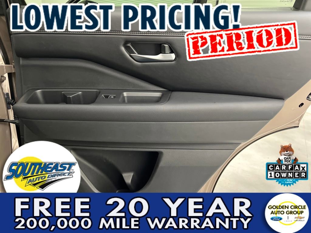 Used 2024 Nissan Pathfinder Platinum w/ Cargo Package image 19