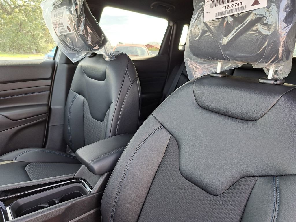 New 2026 Jeep Compass Latitude image 20