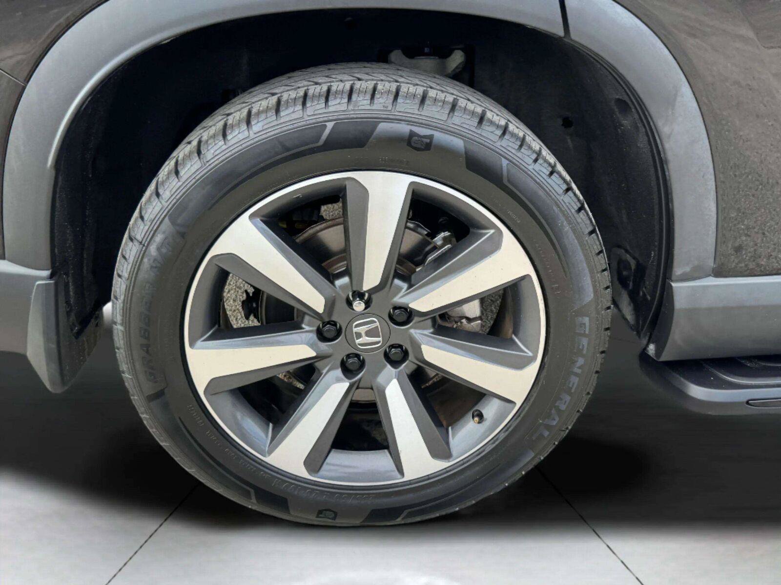 Used 2023 Honda Pilot Touring image 47