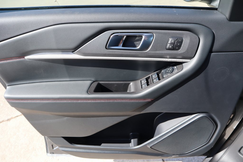 New 2026 Ford Explorer ST-Line w/ ST-Line Street Pack RWD image 18