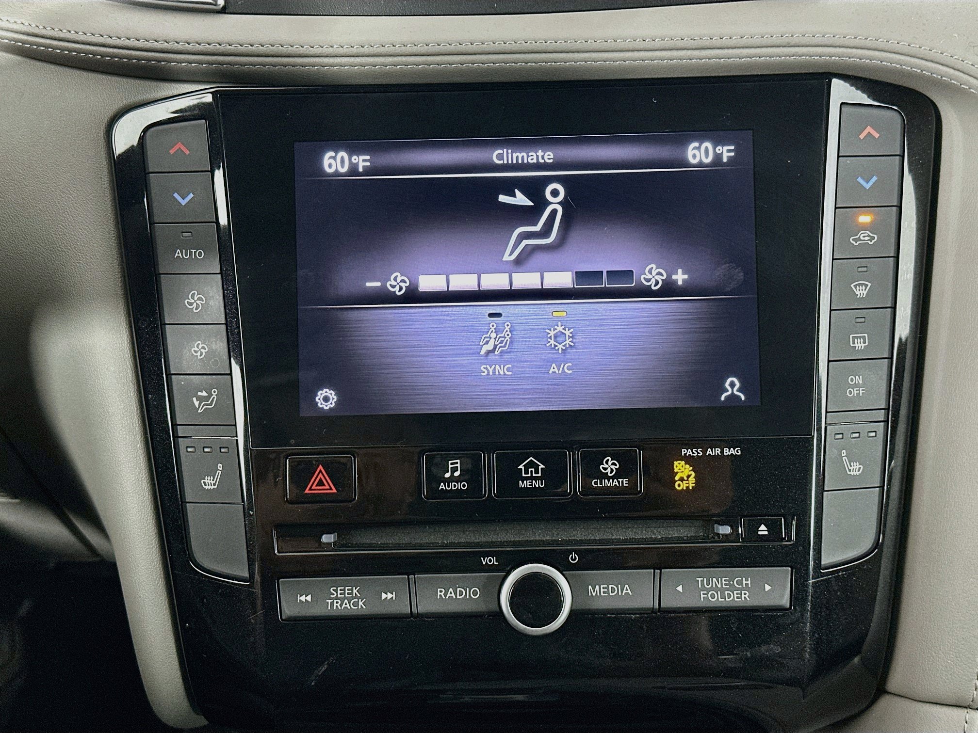 Used 2023 INFINITI QX50 Luxe w/ Accent Package AWD/4WD image 23