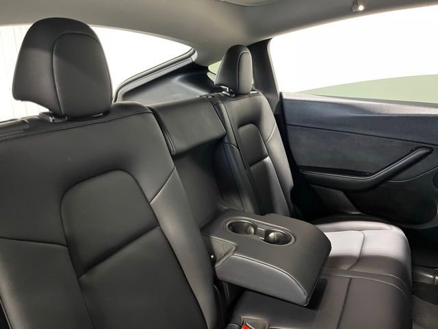 Used 2023 Tesla Model Y Long Range AWD/4WD image 13