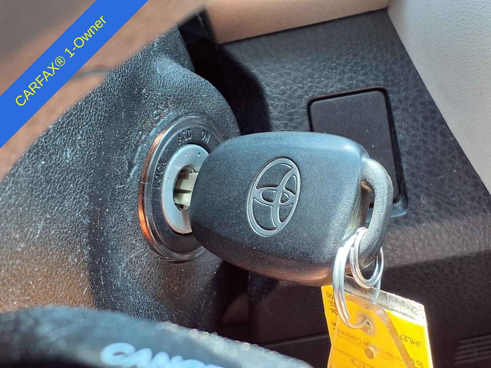 Used 2013 Toyota RAV4 LE AWD/4WD image 28