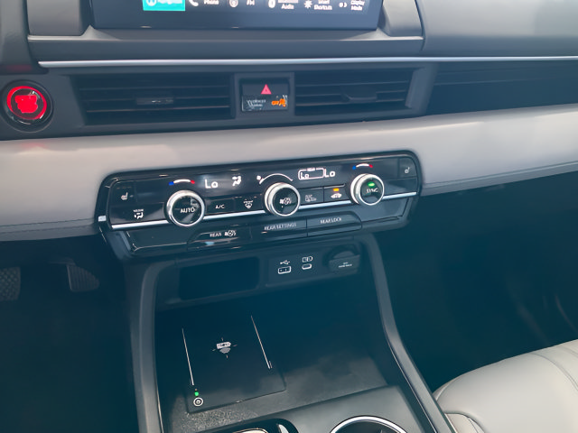 Certified 2025 Honda Pilot Touring image 19