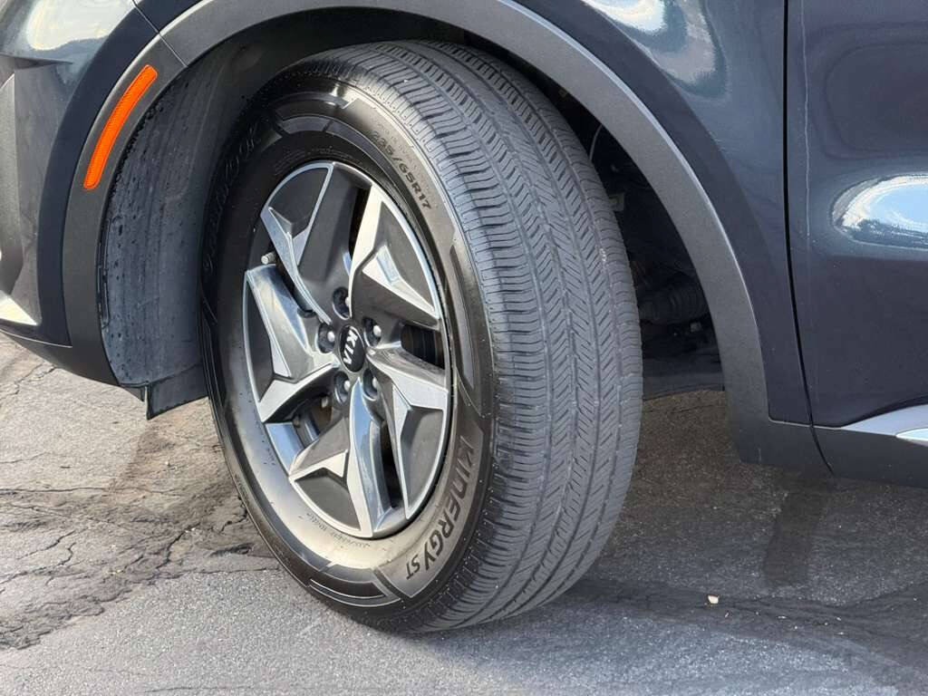 Used 2021 Kia Sorento S FWD image 17