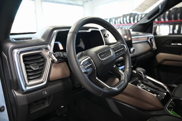 Used 2025 GMC Canyon Denali image 25