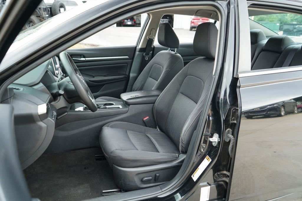 Used 2022 Nissan Altima 2.5 SV FWD image 7