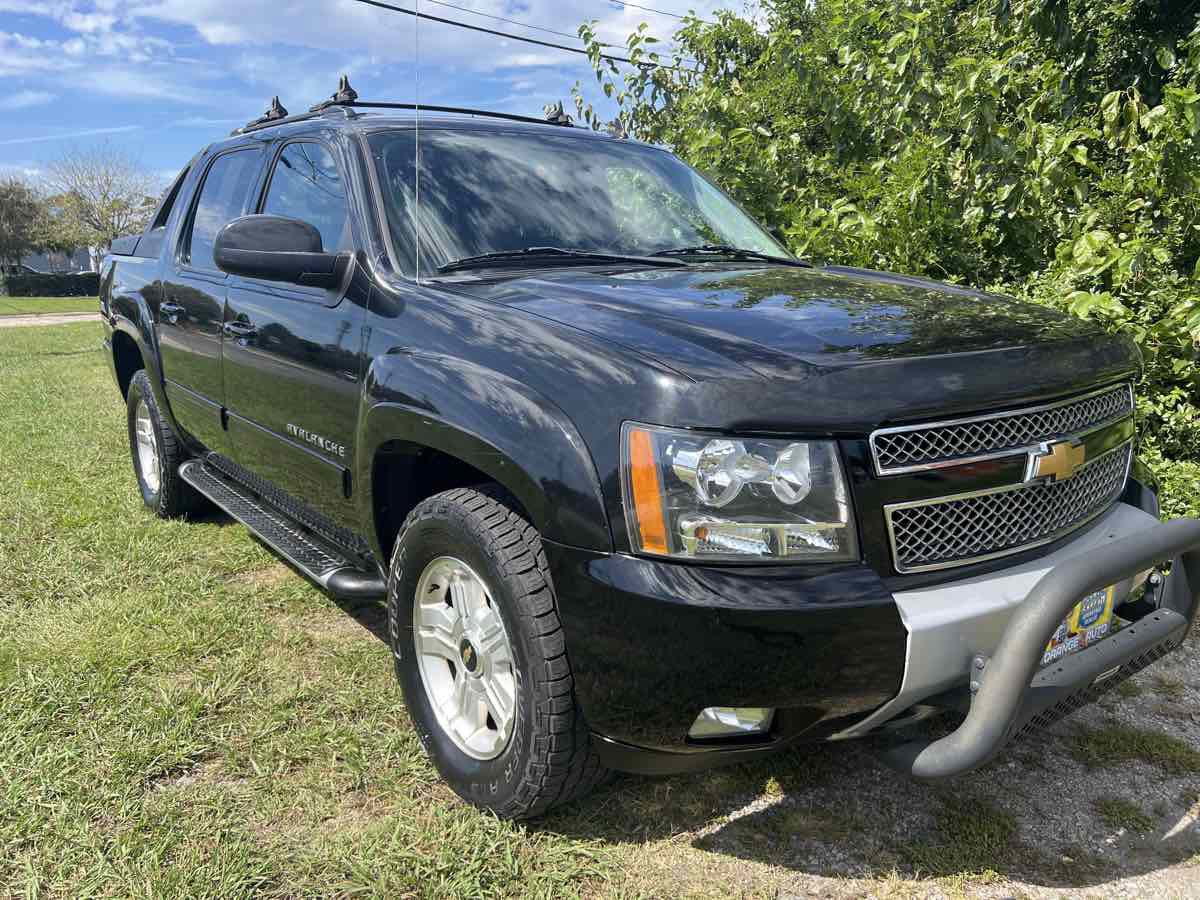 Used 2012 Chevrolet Avalanche LT w/ Suspension Package, Off-Road image 9