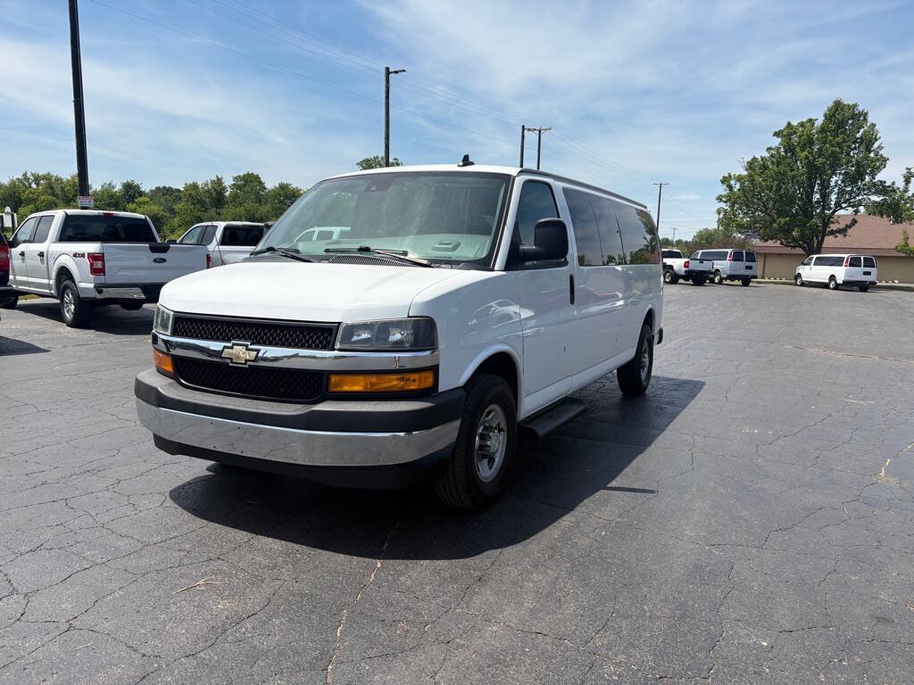 Used 2020 Chevrolet Express 3500 LT w/ LT Preferred Equipment Group RWD image 1