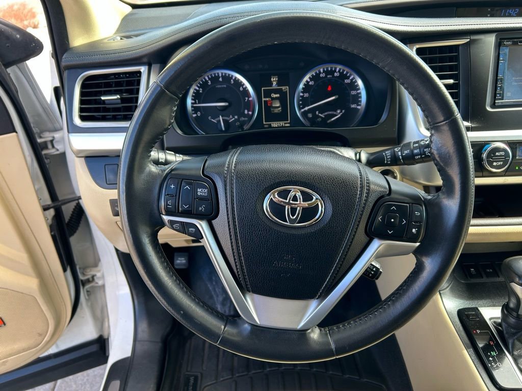 Used 2015 Toyota Highlander Limited image 11
