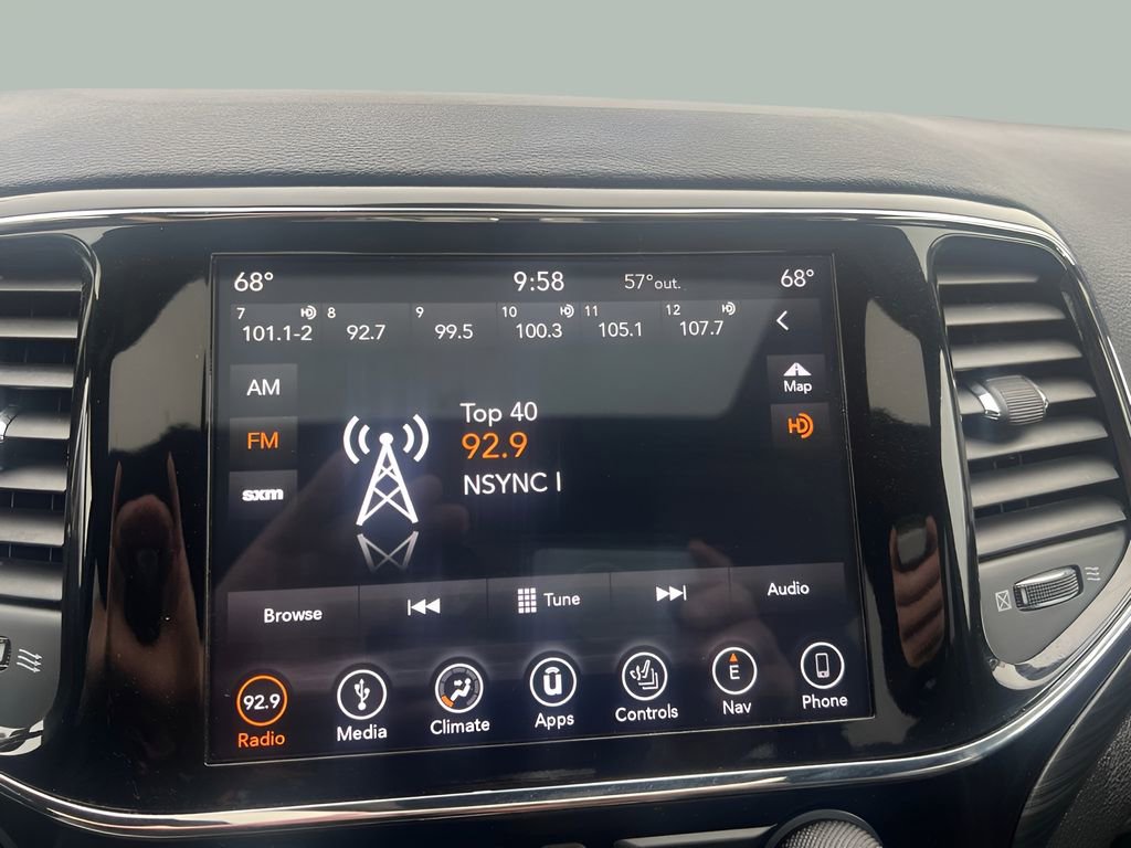 Used 2019 Jeep Grand Cherokee Altitude AWD/4WD image 17