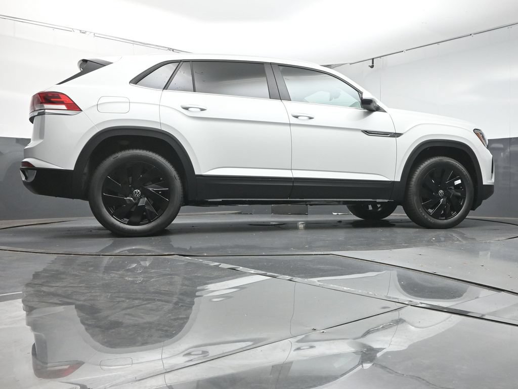 New 2026 Volkswagen Atlas Cross Sport SE FWD image 43