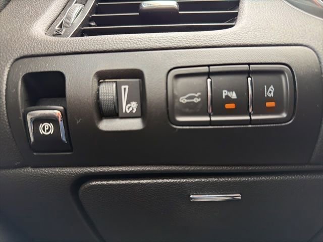 Used 2016 Chevrolet Impala LT w/ Leather Package FWD image 21