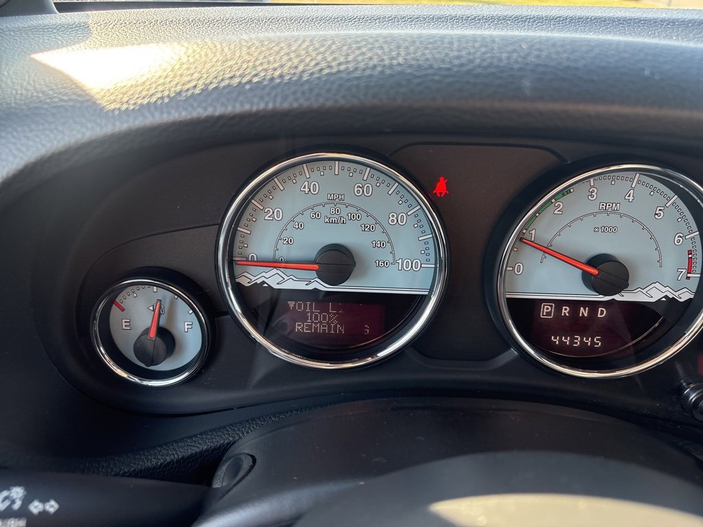 Used 2014 Jeep Wrangler Unlimited Sahara image 21