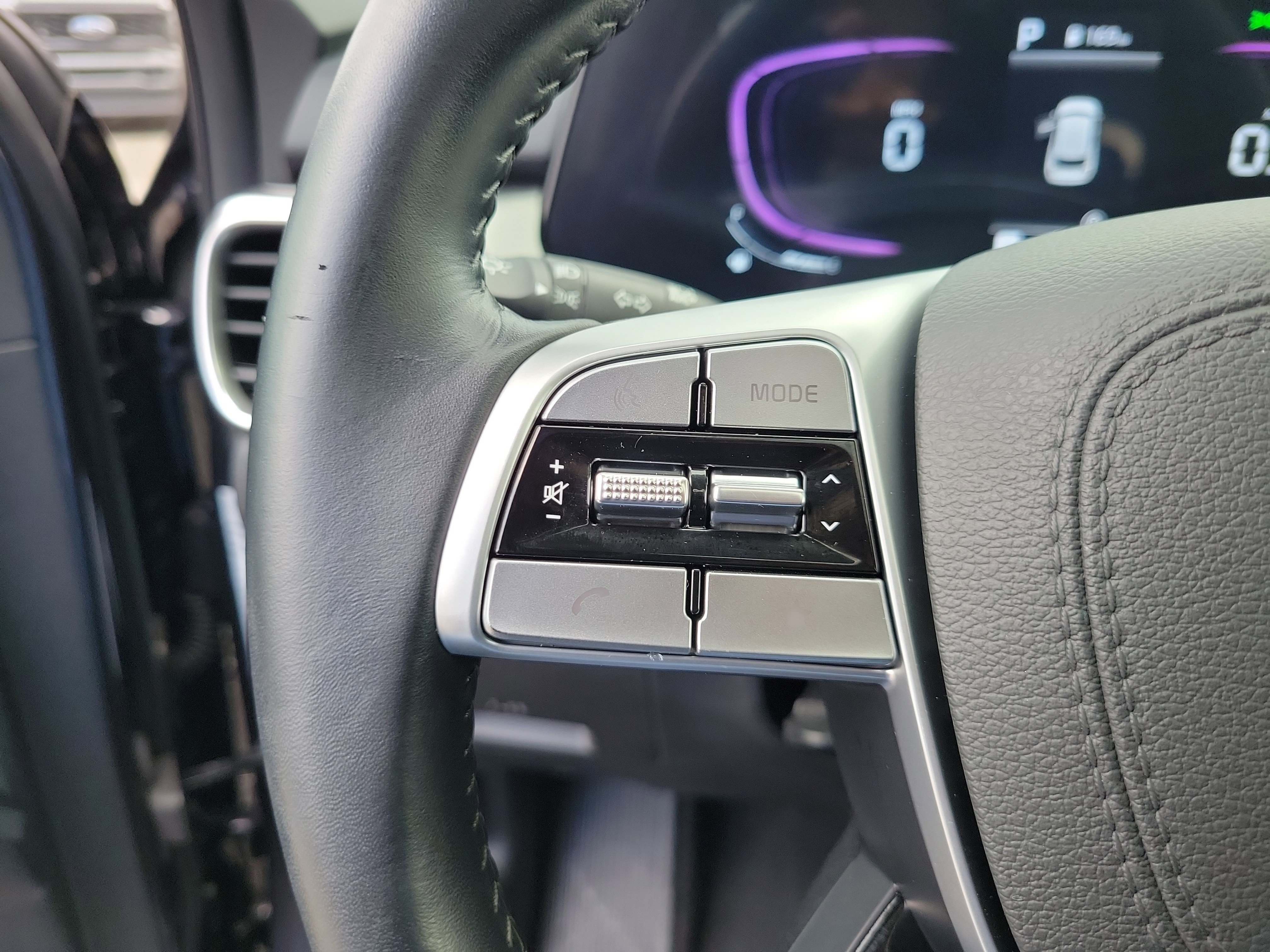 Used 2025 Kia Telluride S FWD image 24