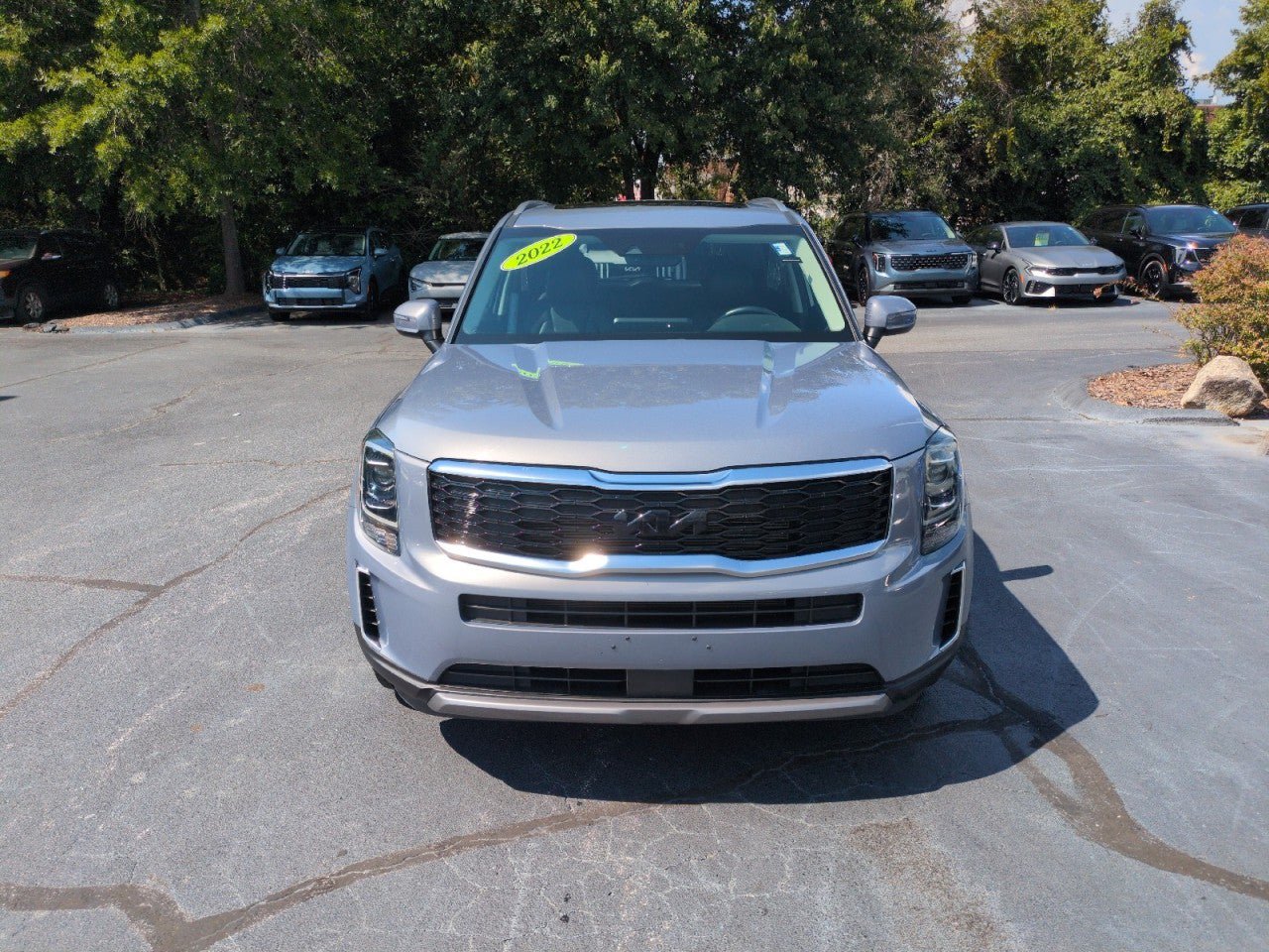 Certified 2022 Kia Telluride S AWD/4WD image 2