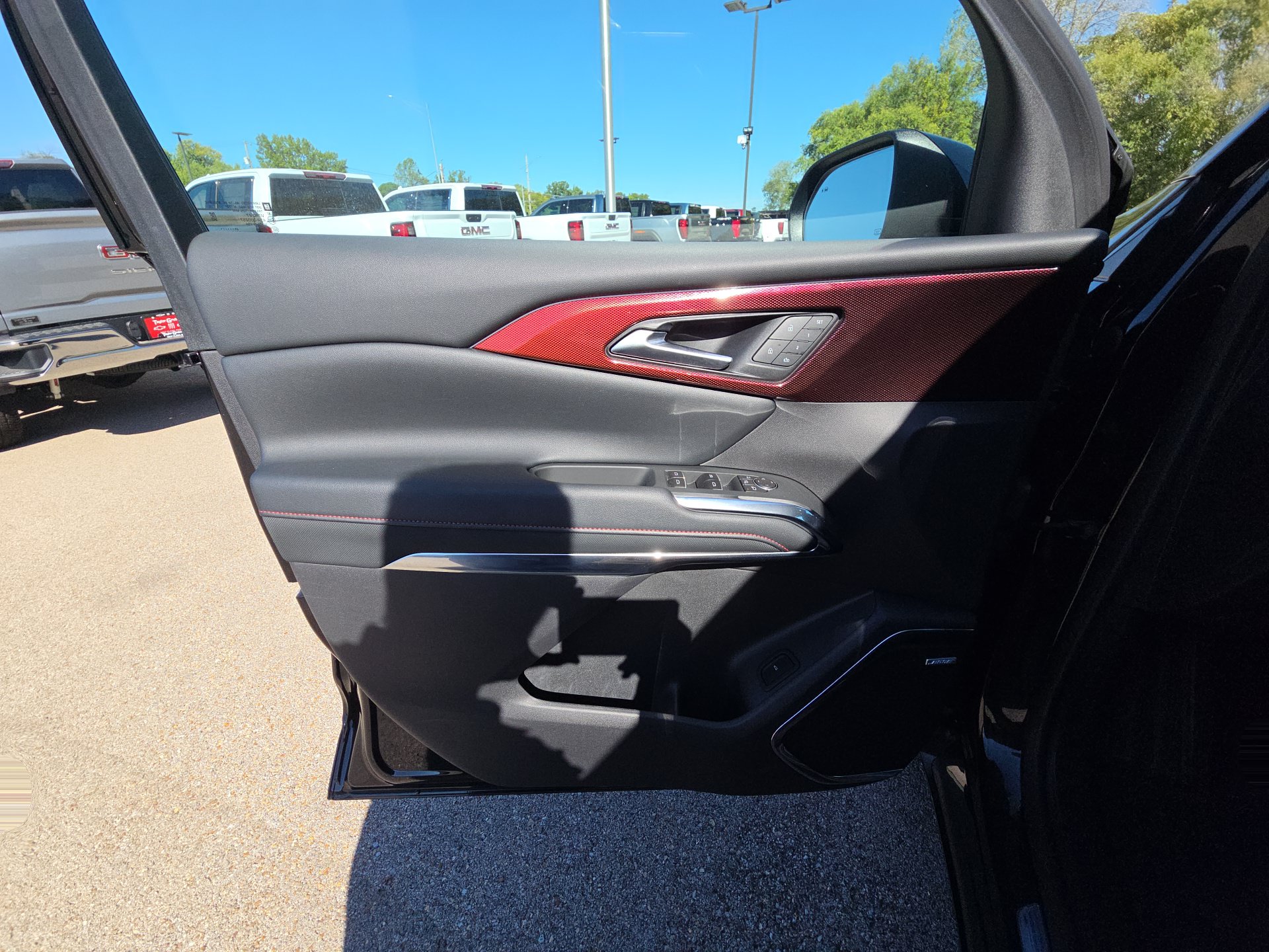 Used 2026 Chevrolet Traverse RS FWD image 12