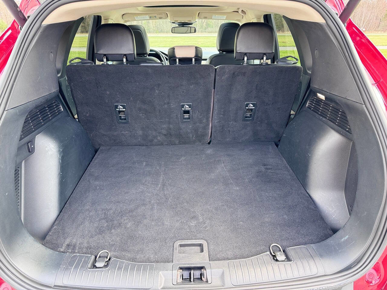 Used 2020 Ford Escape Titanium image 10