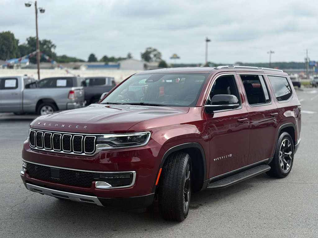 Used 2025 Jeep Wagoneer Series III AWD/4WD image 3