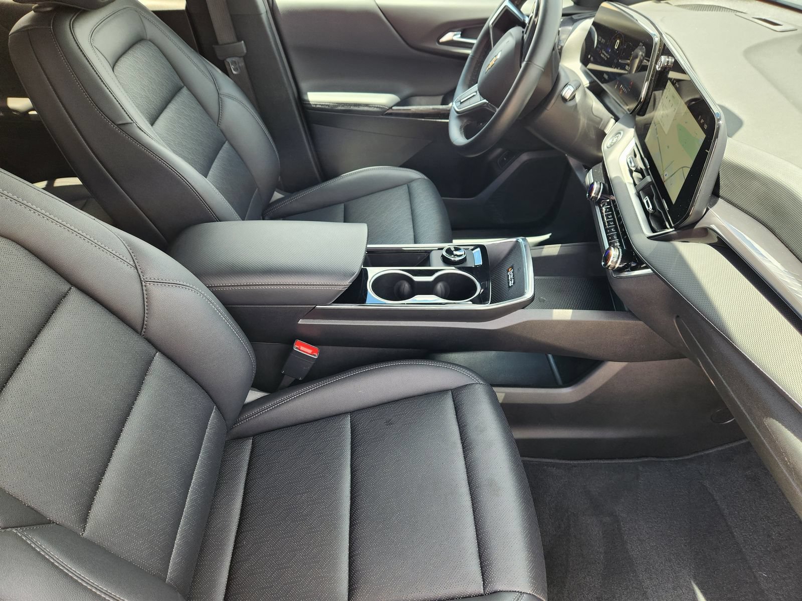 Used 2026 Chevrolet Equinox LT w/ Convenience Package II FWD image 14