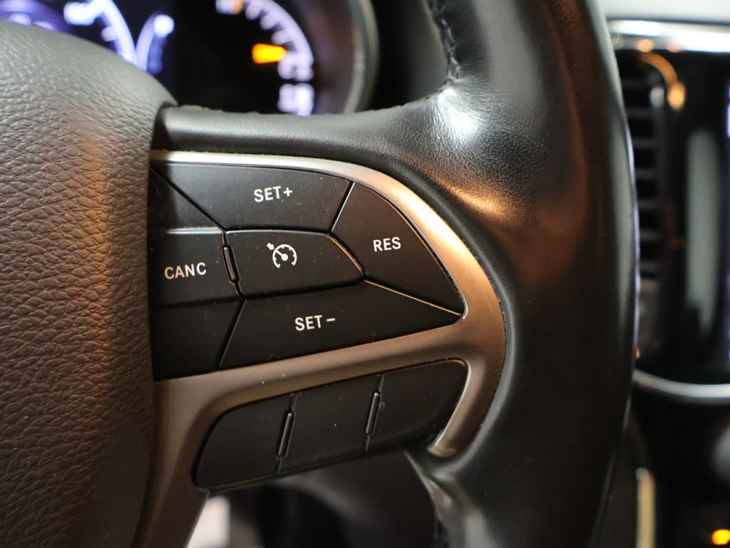 Used 2019 Jeep Grand Cherokee Altitude AWD/4WD image 35