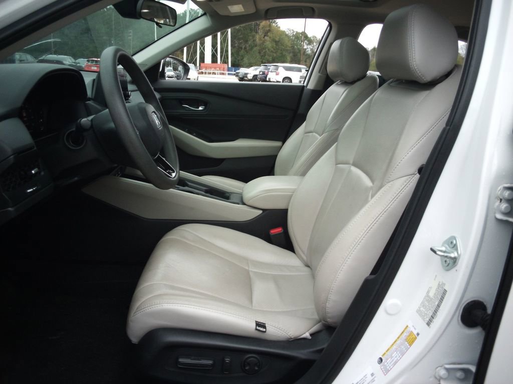 Used 2023 Honda Accord EX image 9
