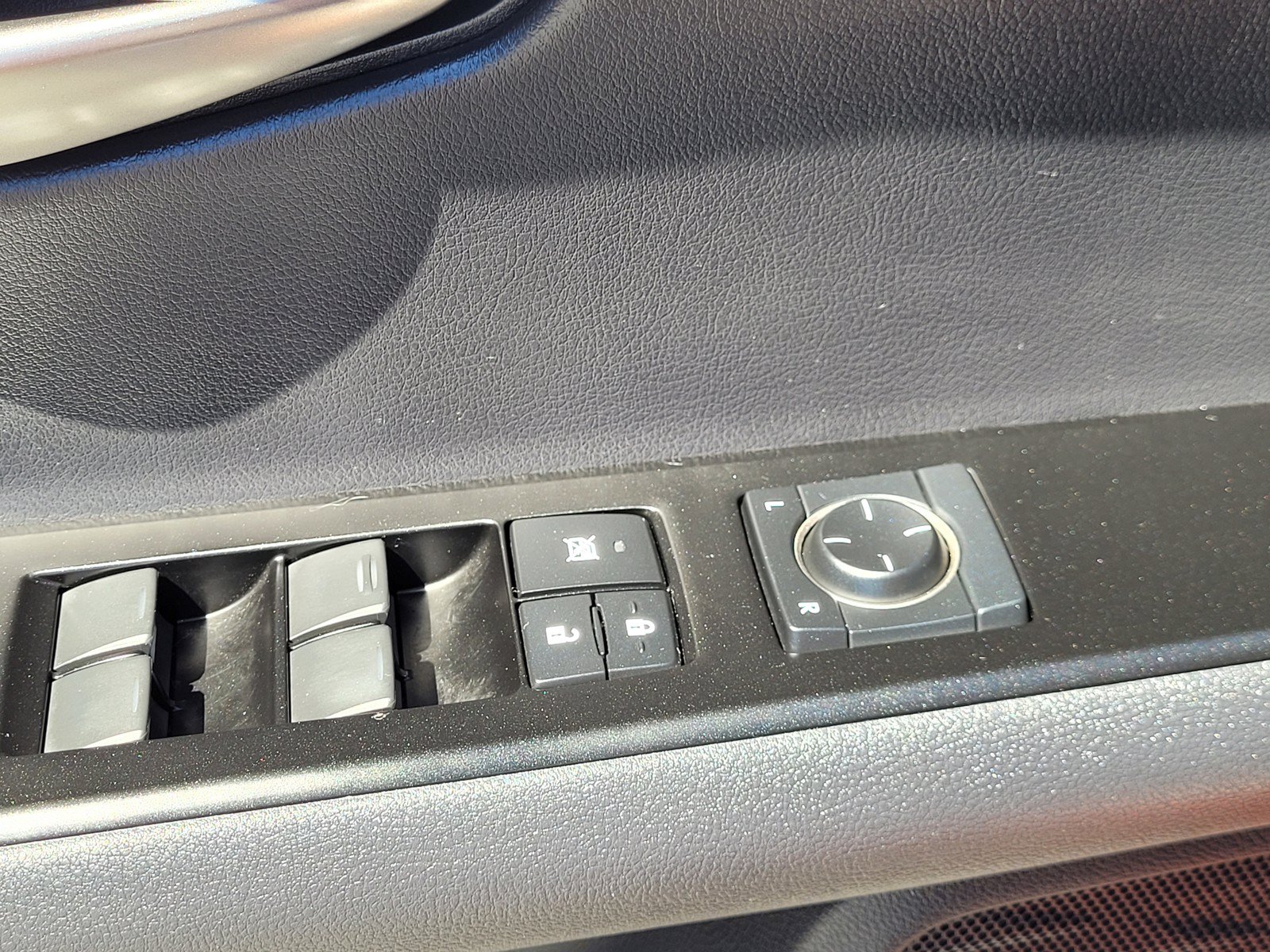 Used 2019 Lexus UX 250h w/ Premium Package AWD/4WD image 24