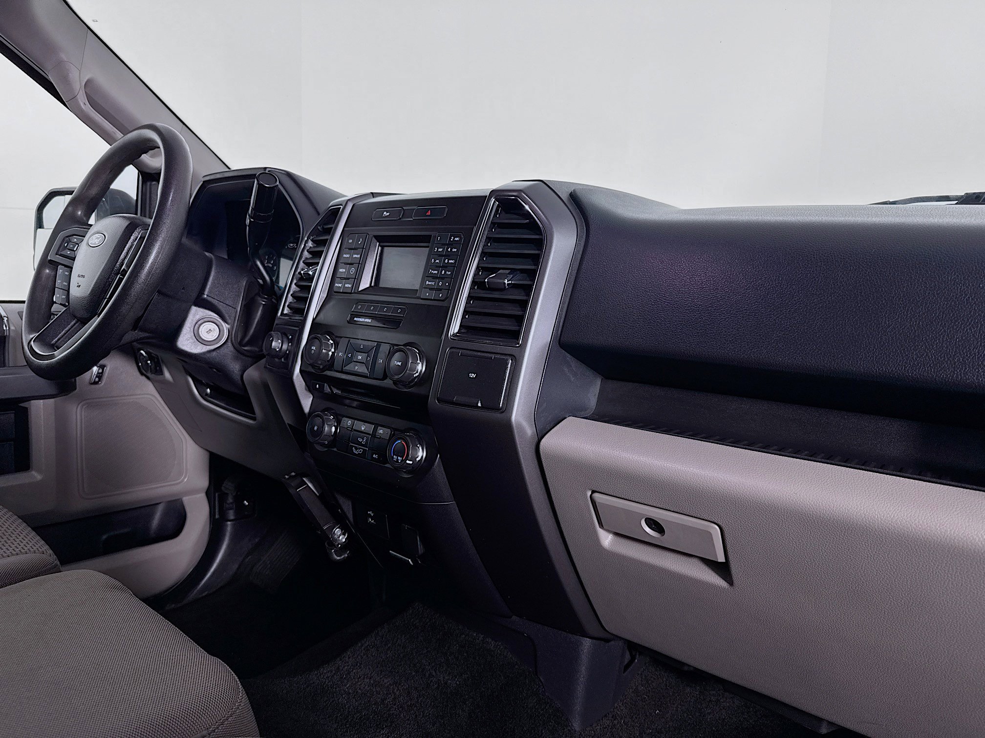 Used 2017 Ford F150 XLT image 26