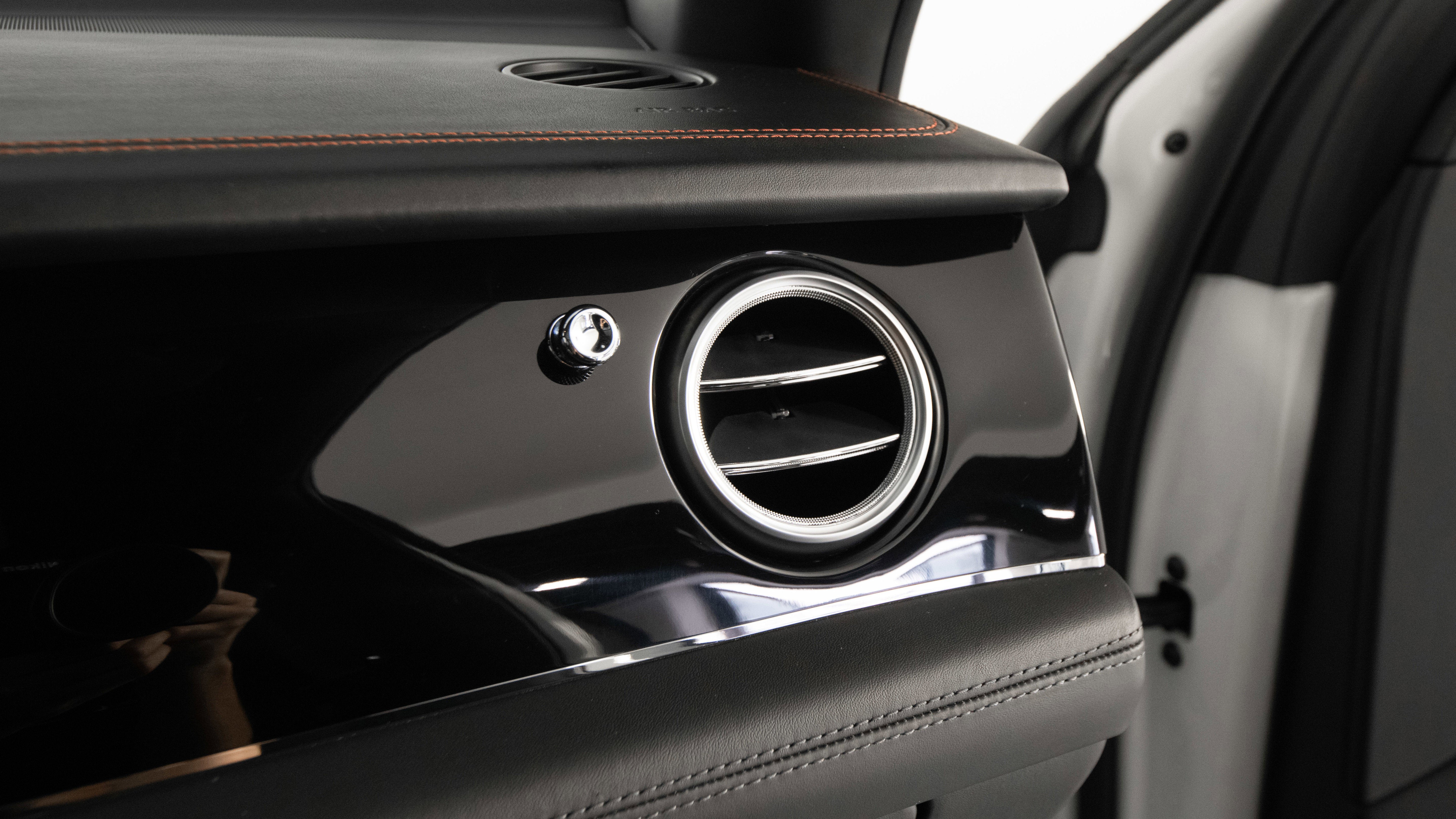 Used 2018 Bentley Bentayga image 51