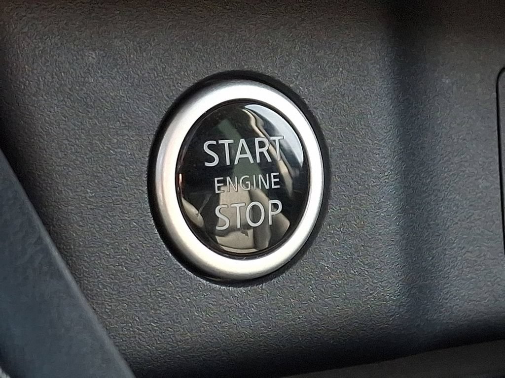 Used 2023 Nissan Rogue SL AWD/4WD image 25