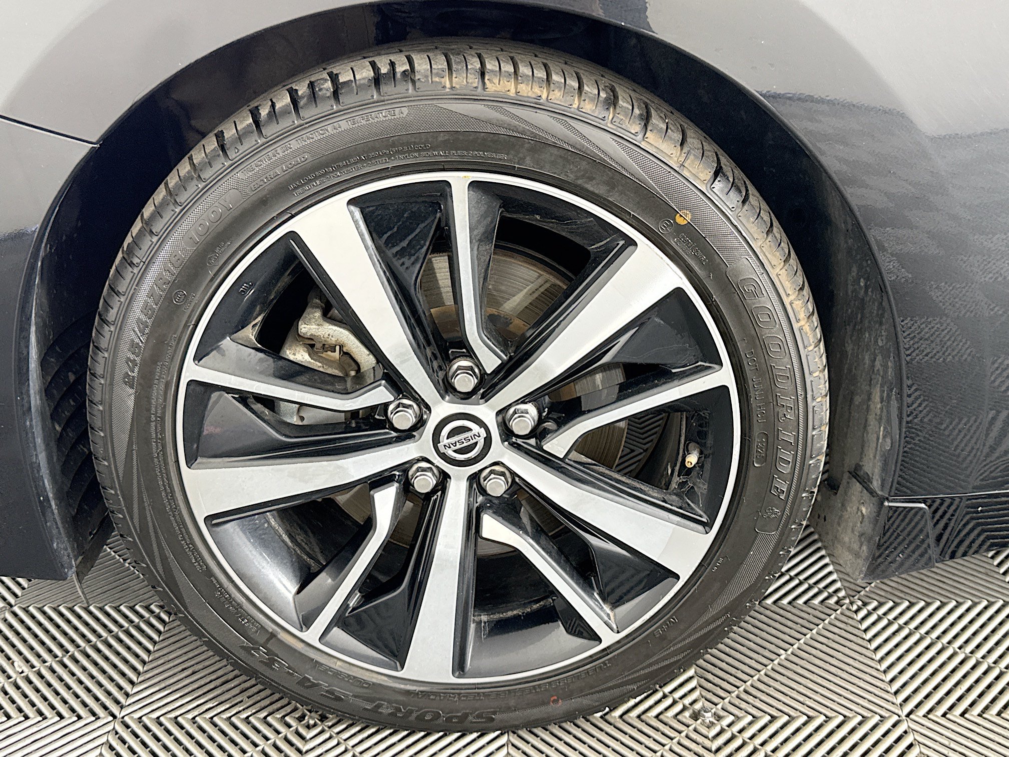 Used 2022 Nissan Maxima SL FWD image 65