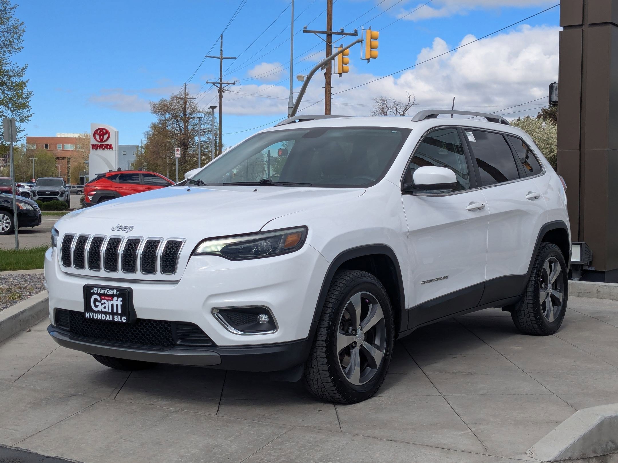 Used 2019 Jeep Cherokee Limited AWD/4WD image 9