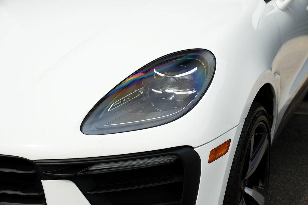Certified 2024 Porsche Macan AWD/4WD image 7
