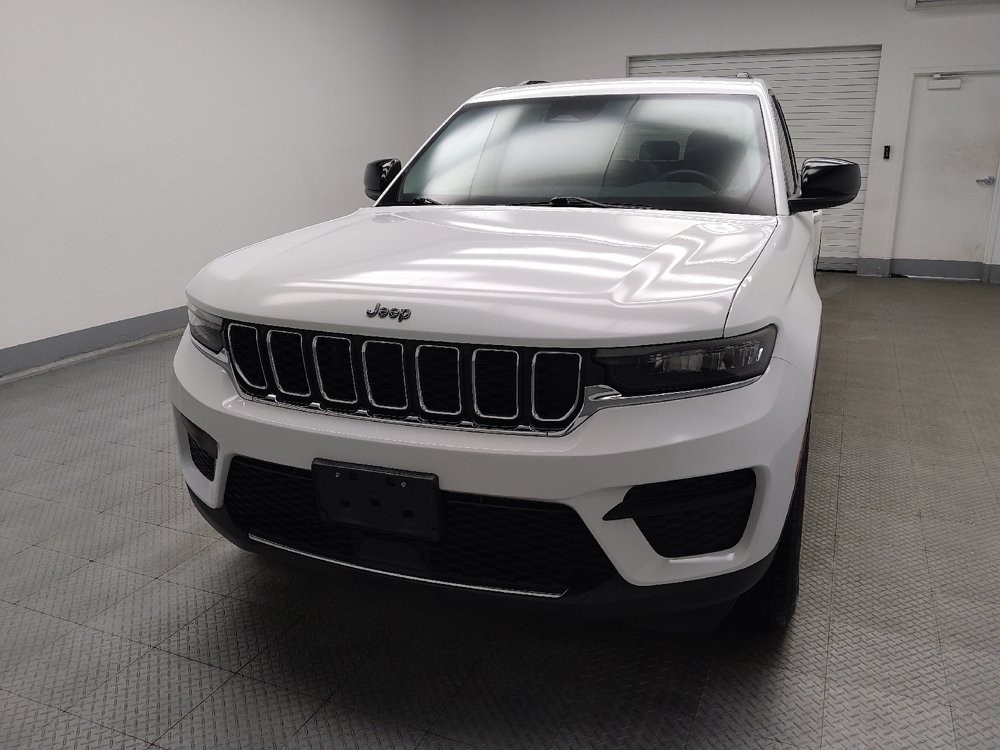 Used 2022 Jeep Grand Cherokee Laredo w/ Luxury Tech Group I AWD/4WD image 15