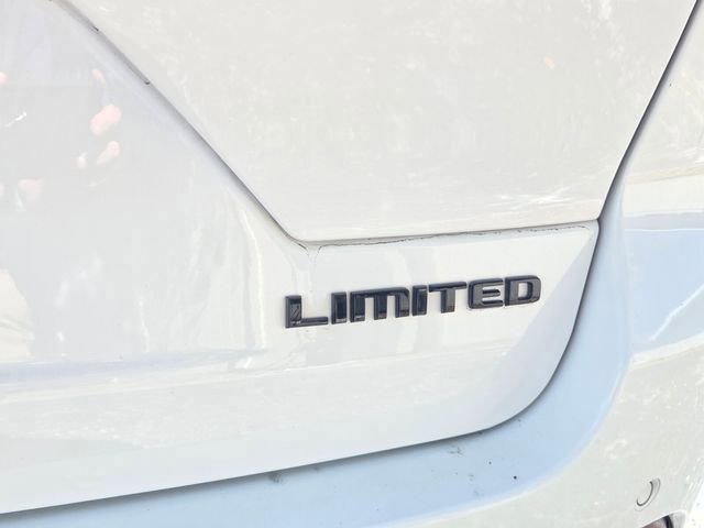 Used 2023 Jeep Grand Cherokee Limited w/ Black Appearance Package image 13