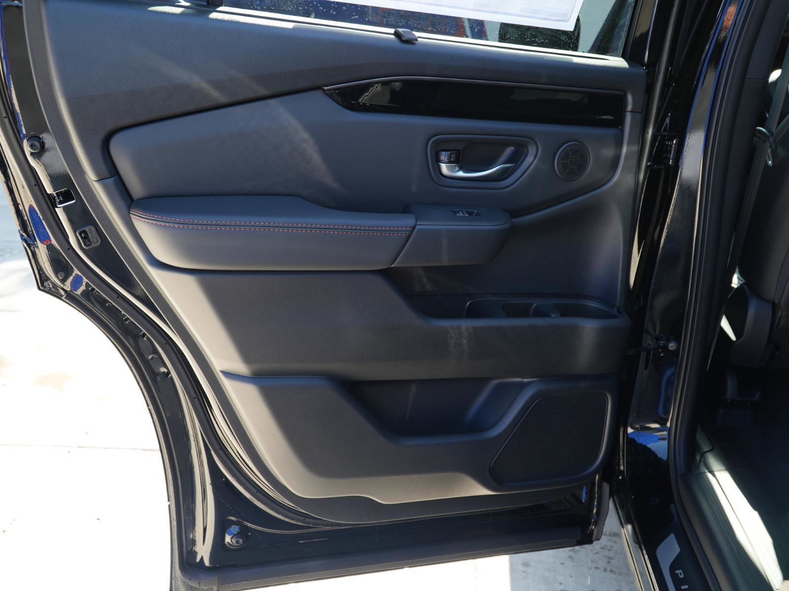 New 2025 Honda Pilot TrailSport image 18