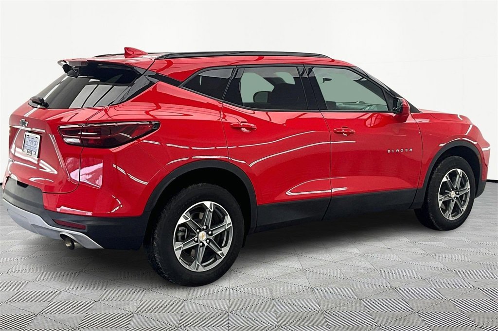 Used 2023 Chevrolet Blazer LT w/ Convenience Package image 2