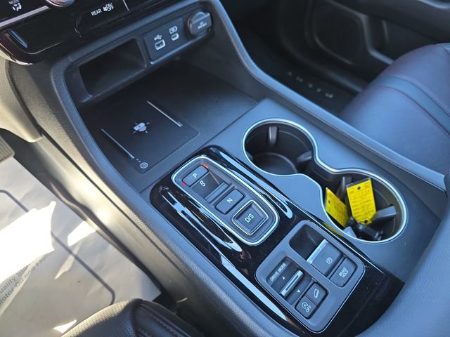 Certified 2025 Honda Pilot Black Edition image 28