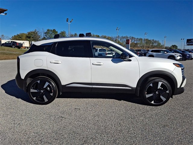 New 2026 Nissan Kicks SR w/ Cold Weather Package image 8