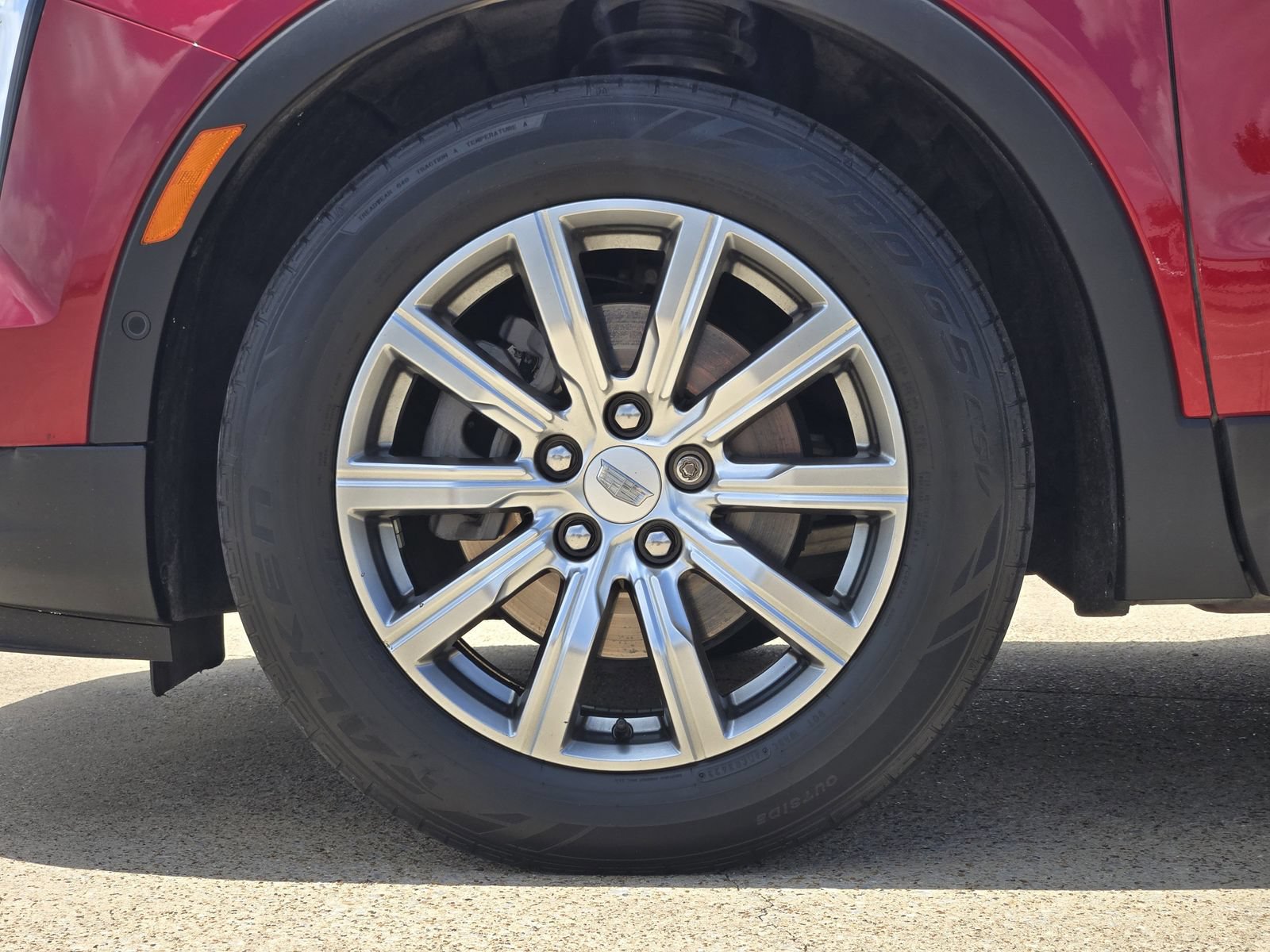 Used 2022 Cadillac XT4 Premium Luxury w/ Enhanced Visibility Package FWD image 12