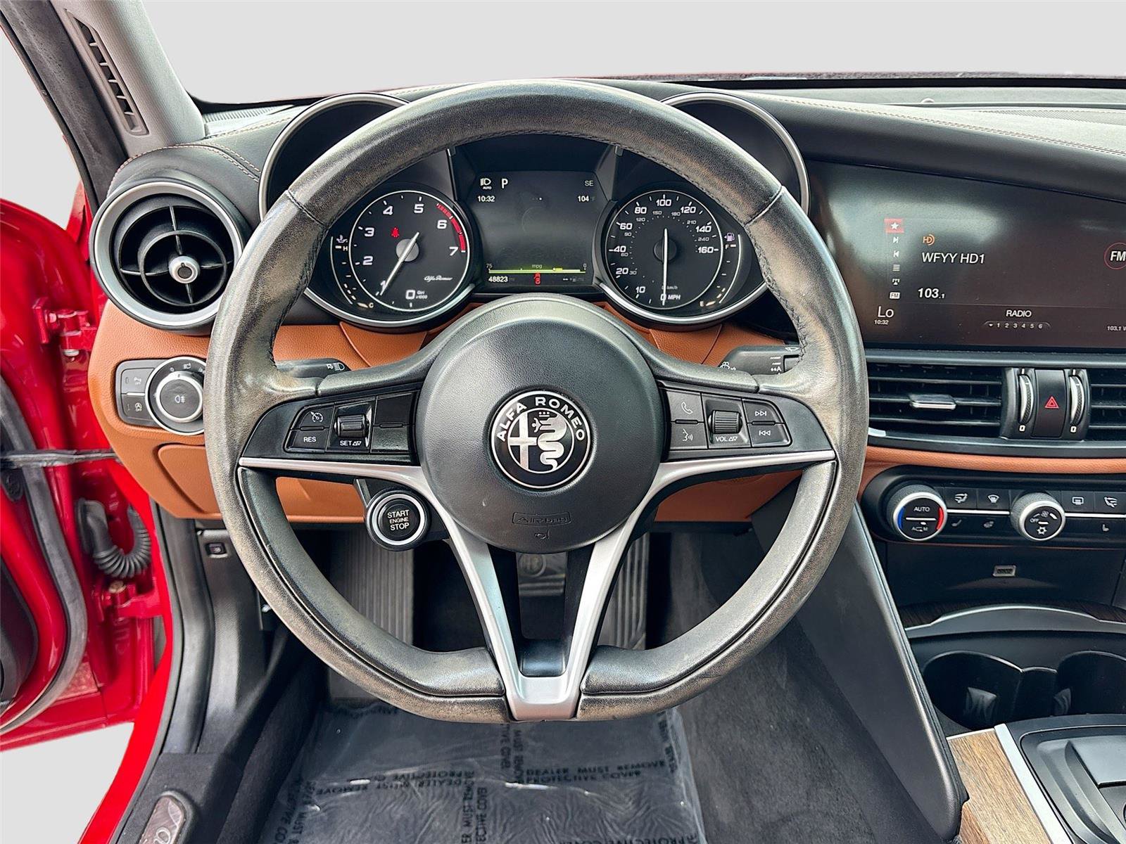 Used 2017 Alfa Romeo Giulia Ti w/ TI Lusso Package RWD image 11
