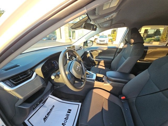 Used 2023 Toyota RAV4 LE image 28