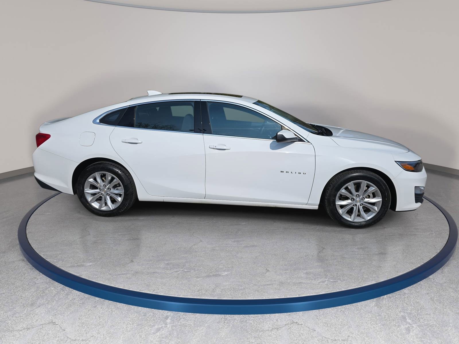 Used 2024 Chevrolet Malibu LT image 4