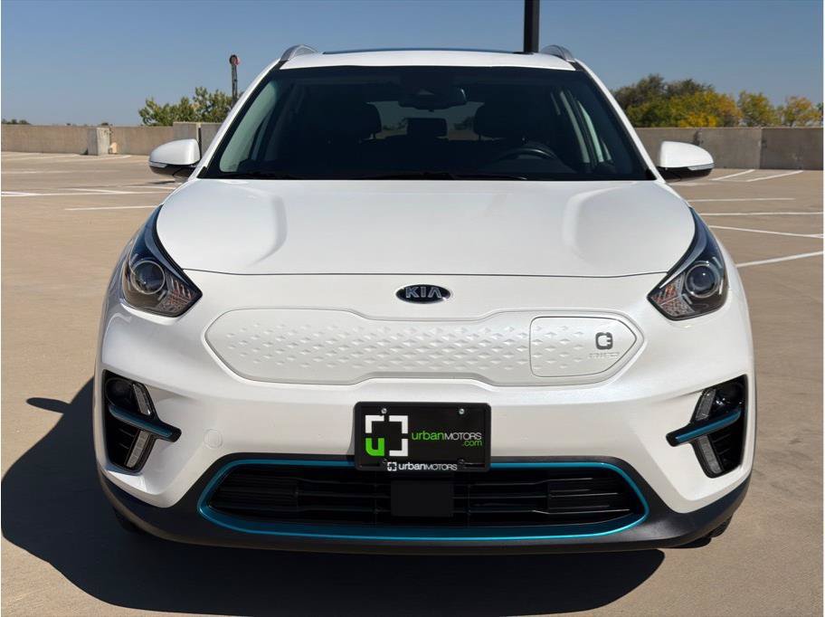Used 2020 Kia Niro EX Premium w/ Cold Weather Package FWD image 2