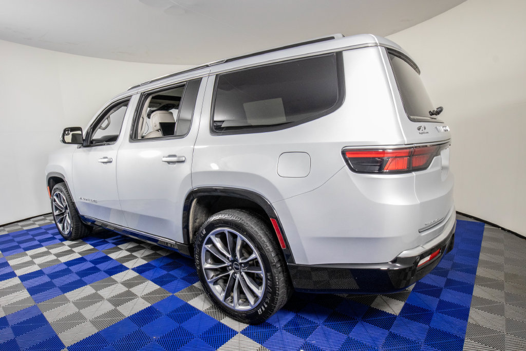 Used 2022 Jeep Wagoneer Series III w/ Premium Group I AWD/4WD image 6