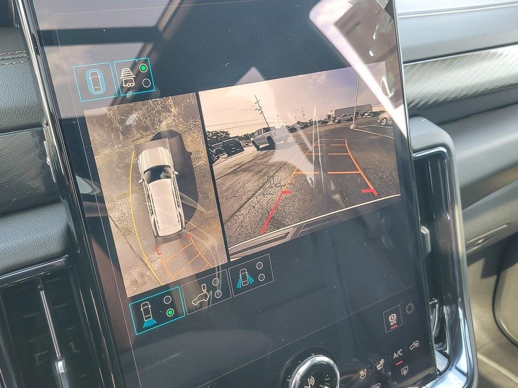 New 2026 GMC Yukon AT4 w/ AT4 Premium Package image 17