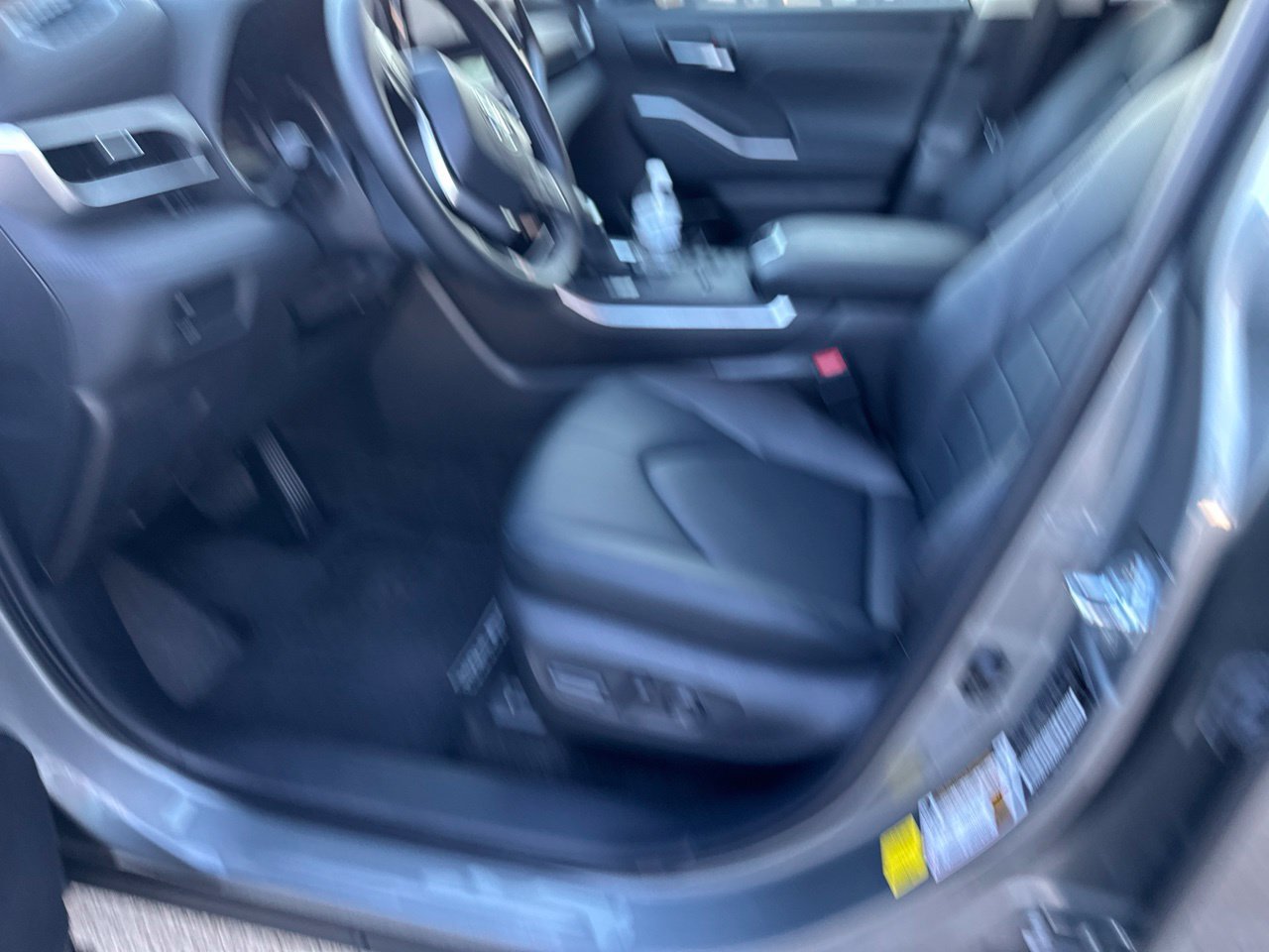 Used 2026 Toyota Highlander XLE AWD/4WD image 4