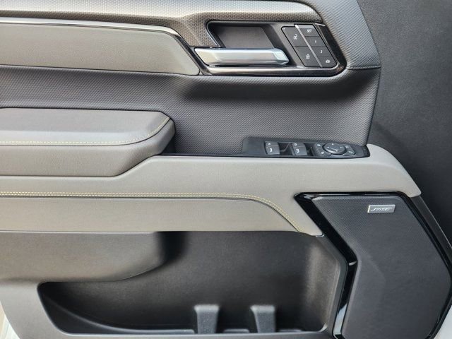 Used 2025 Chevrolet Silverado 1500 ZR2 w/ Technology Package image 25