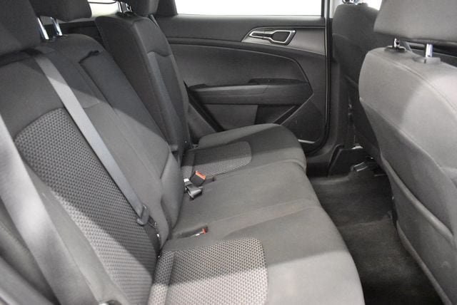 Used 2026 Kia Sportage LX AWD/4WD image 17