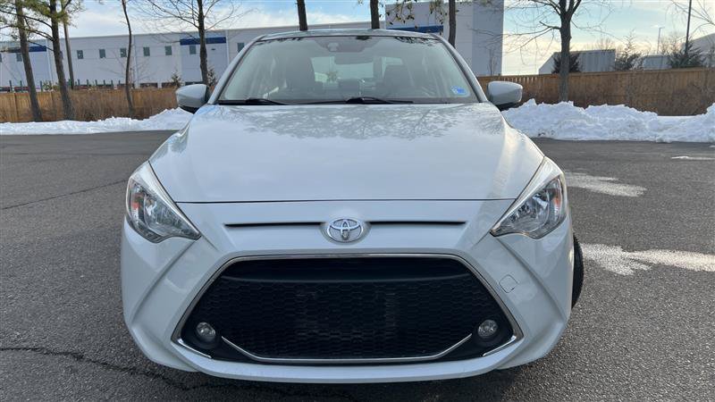 Used 2019 Toyota Yaris LE FWD image 3